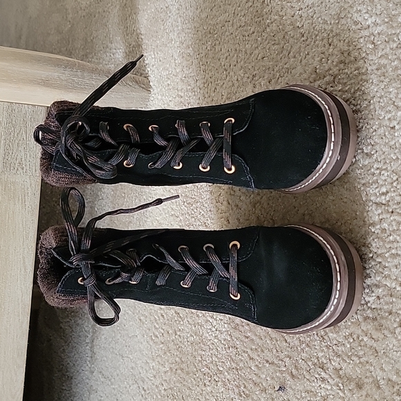 Tommy Hilfiger boots - Picture 2 of 6